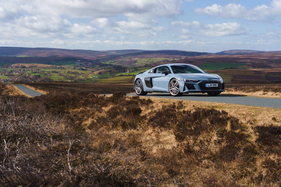  Audi R8 V10 Performance 2019 года  (UK) (фото 16 из 136)